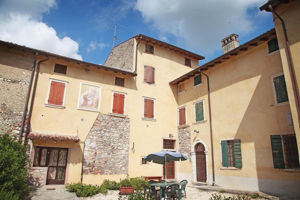 Agriturismo Licensì Del Bresà Monzambano Quarto foto