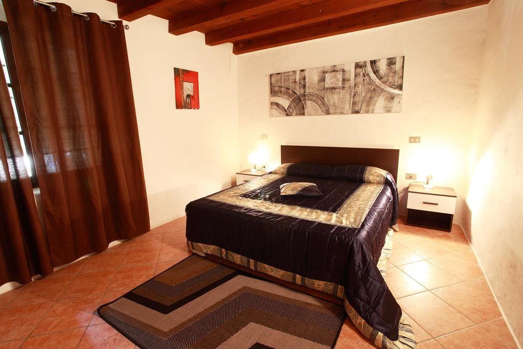 Agriturismo Licensì Del Bresà Monzambano Quarto foto