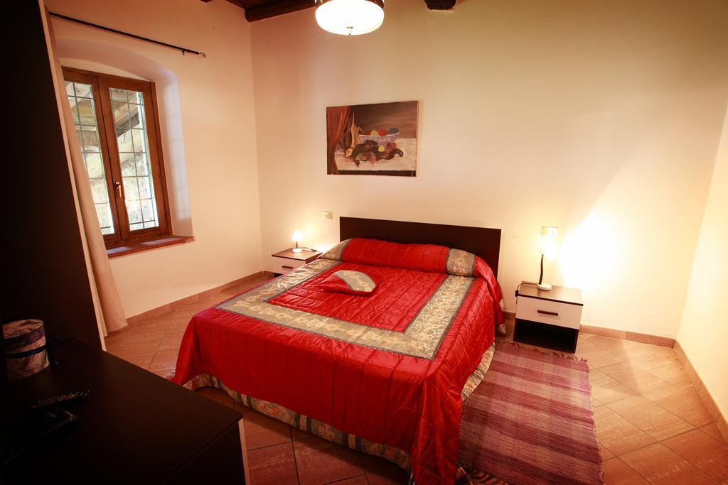 Agriturismo Licensì Del Bresà Monzambano Quarto foto