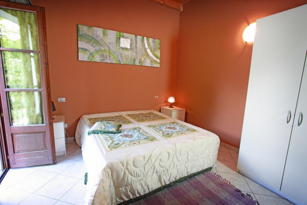 Agriturismo Licensì Del Bresà Monzambano Quarto foto