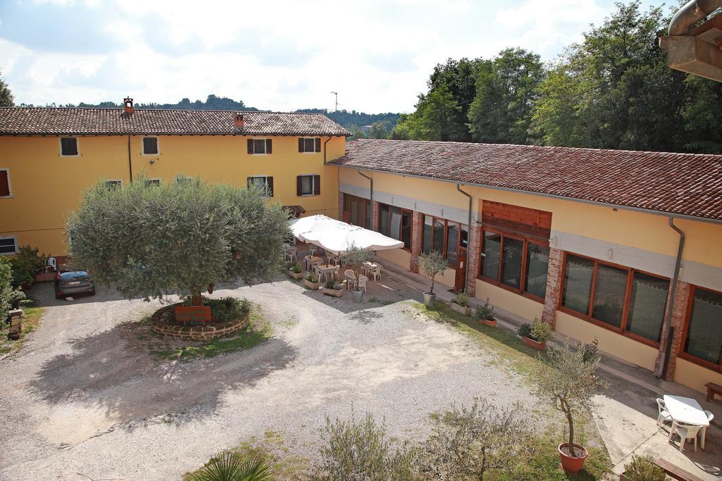 Agriturismo Licensì Del Bresà Monzambano Quarto foto