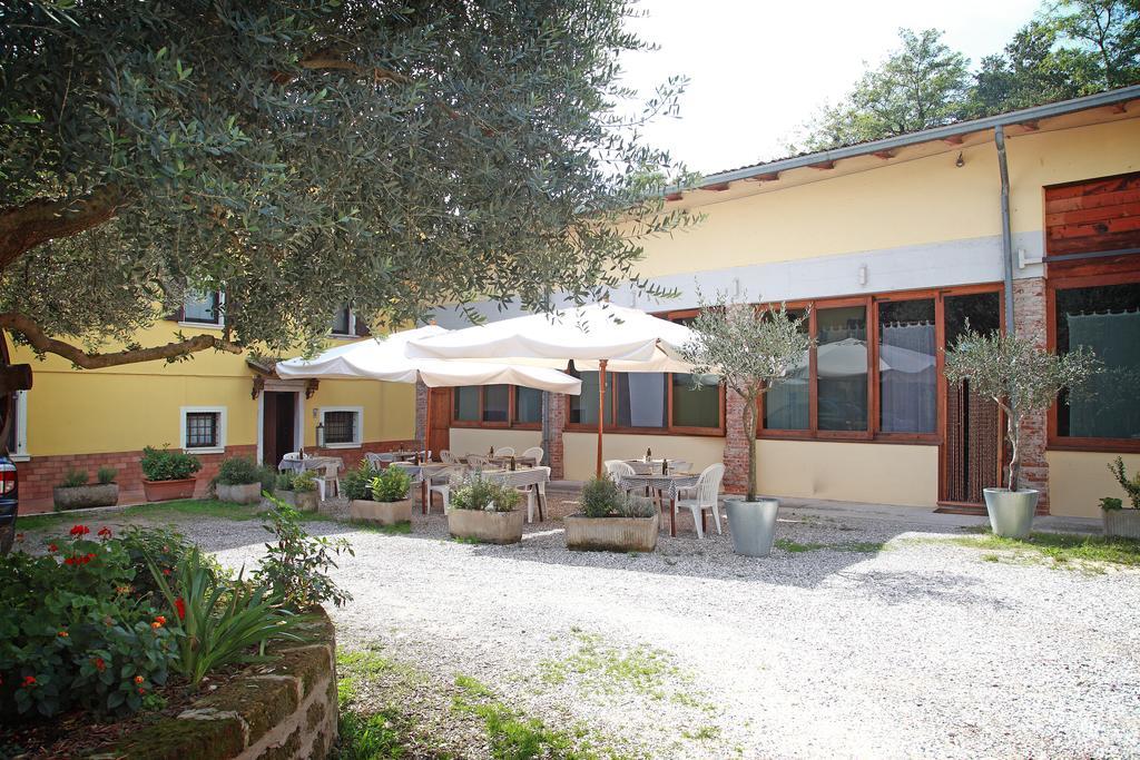 Agriturismo Licensì Del Bresà Monzambano Quarto foto